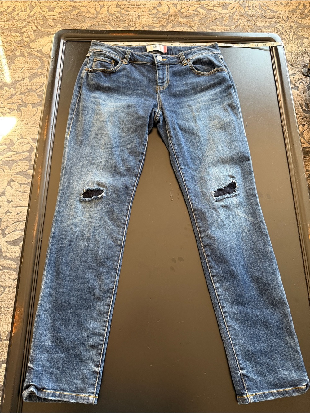 Cabi Classic Women's 100% boy friend Distressed Blue Jeans